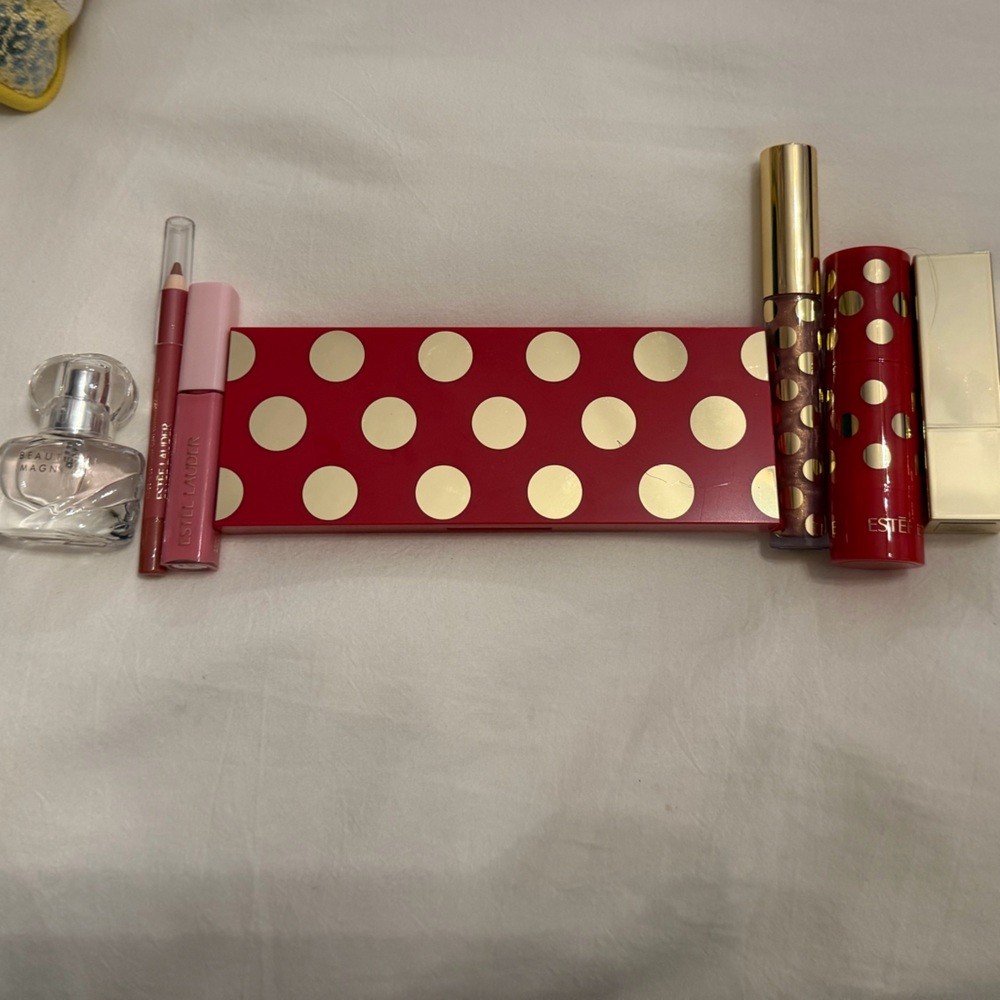 NEW Estée Lauder Make Up Set - 4 Full Size Items and 3 Minis